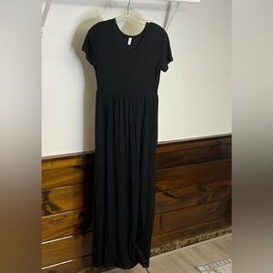 Elegant Black Maxi Dress